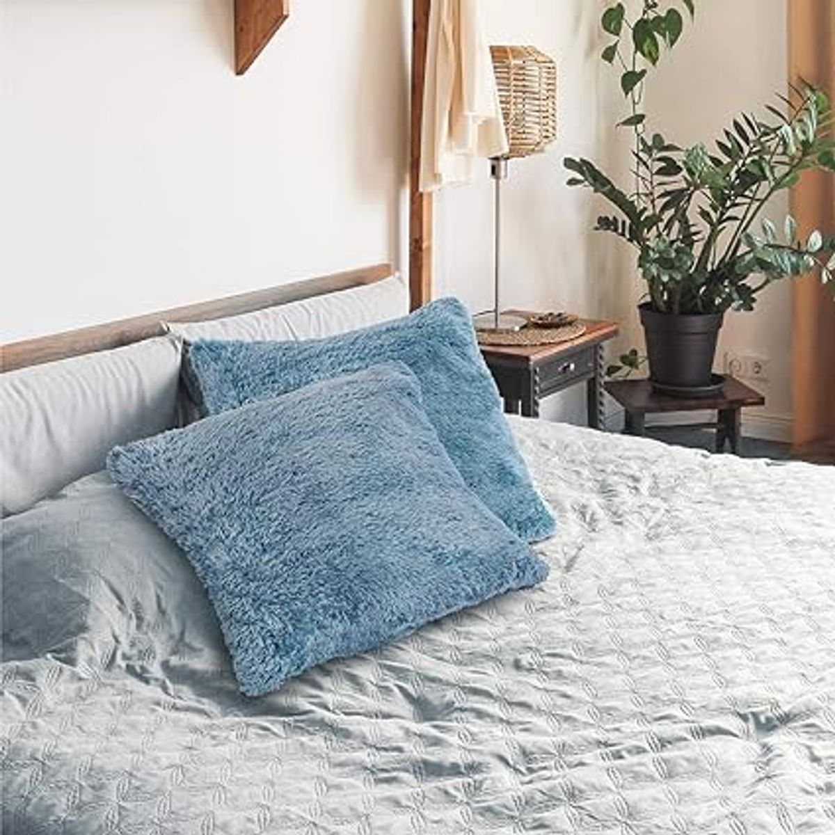 GENERICO - COJIN CORAZON PELO CORTO 35X35 ACERO