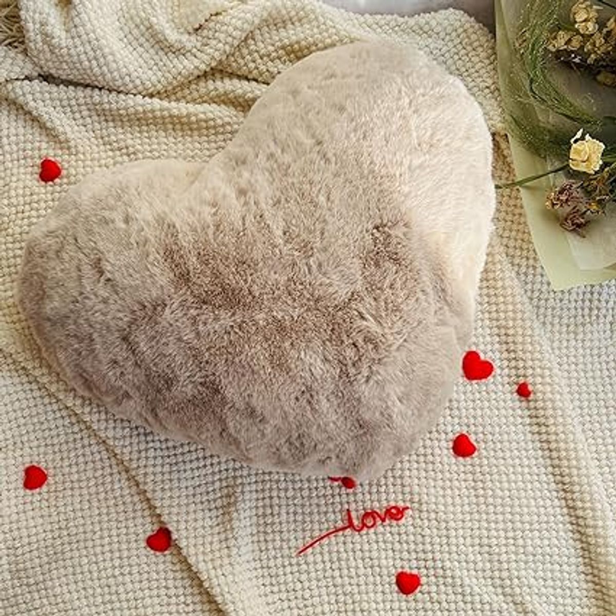 GENERICO - COJIN CORAZON PELO CORTO 35X35 BEIGE