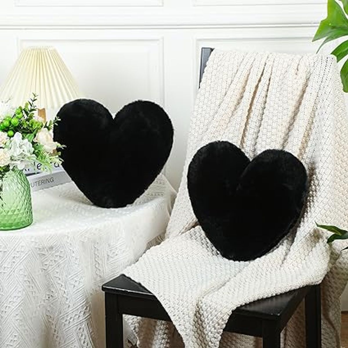 GENERICO - COJIN CORAZON PELO CORTO 35X35 NEGRO