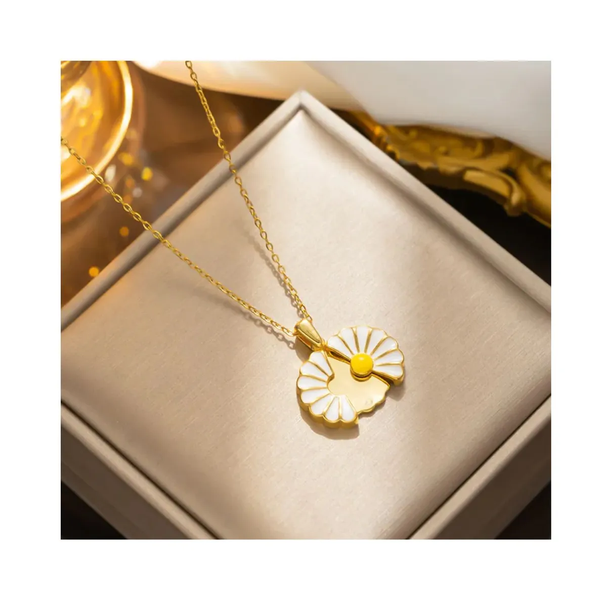 GENERICO - Collar Colgante de Margarita abierto
