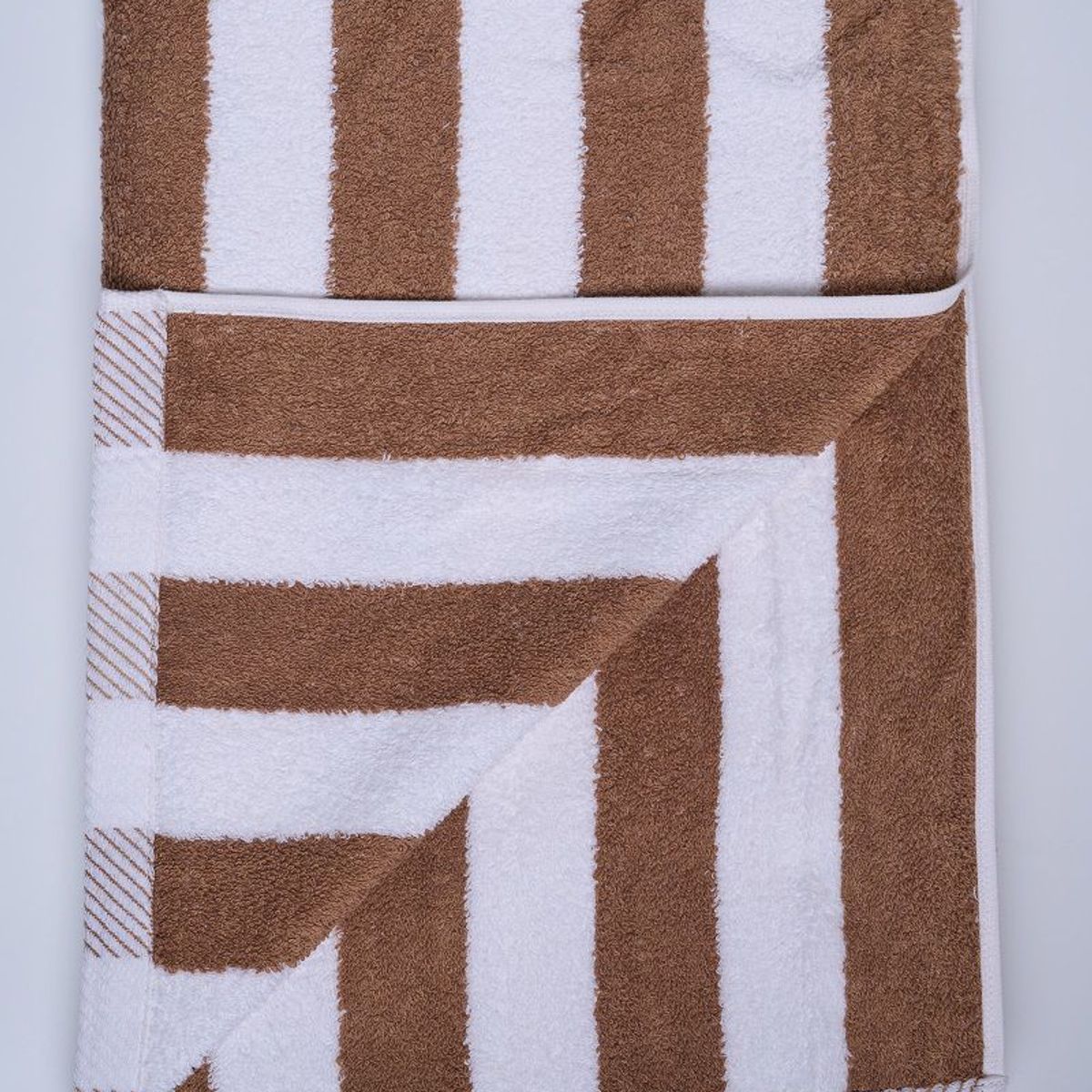 SLEEPER - Toalla de Piscina Modelo Buzios 520 grs Rayas Blancas y Marrones