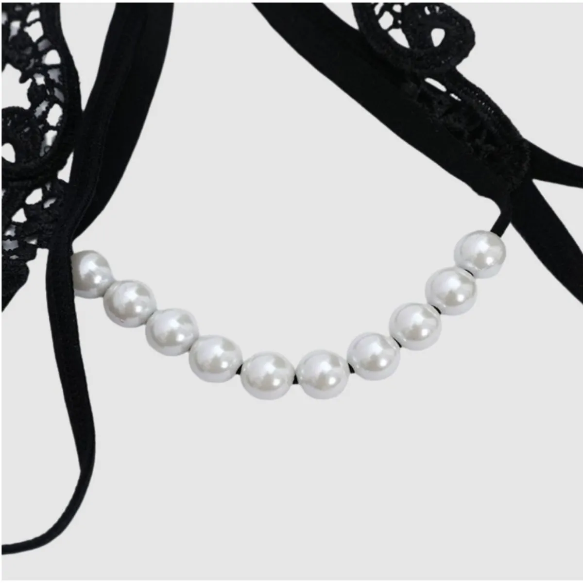 GENERICO - Tanga de encaje de guipur con pedrería