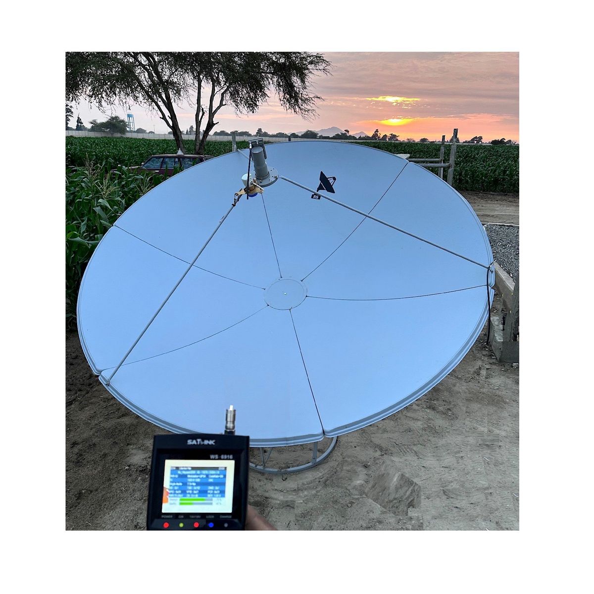 RST - ANTENA PARABOLICA SATELITAL 240CM 6 PETALOS FOCO CENTRAL CON LNBF