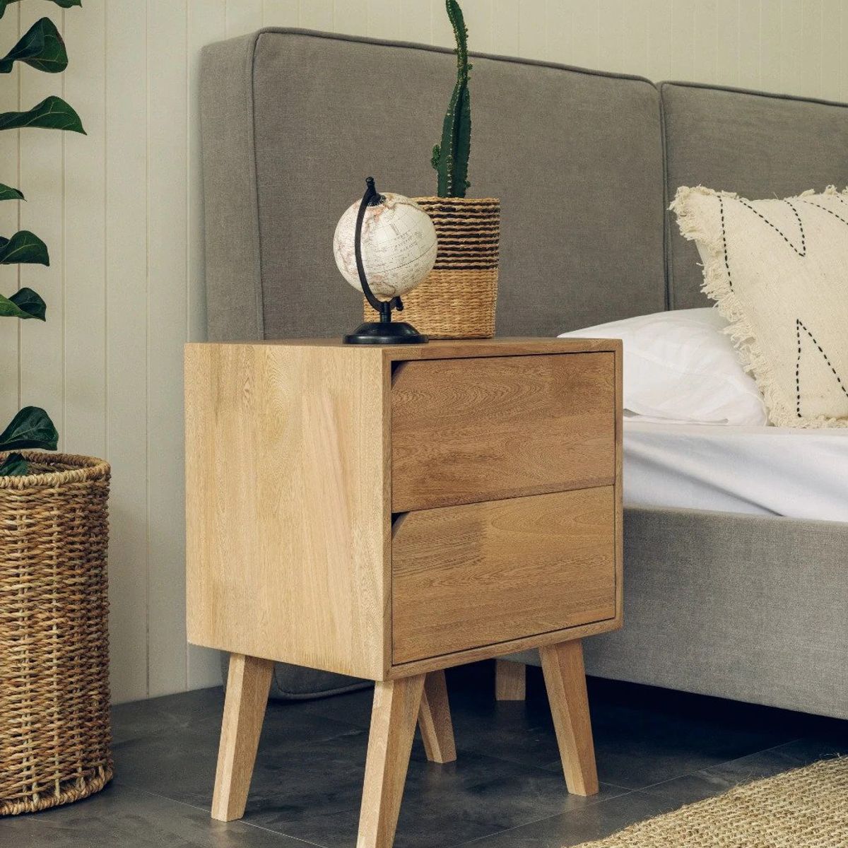 TU MESITA - Velador Mesa de Noche Belanovic Vintage 2 Cajones Roble
