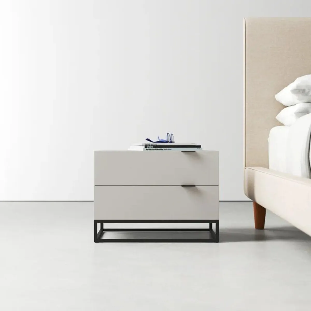 TU MESITA - Velador Contemporáneo Blanco Cloet 56cm