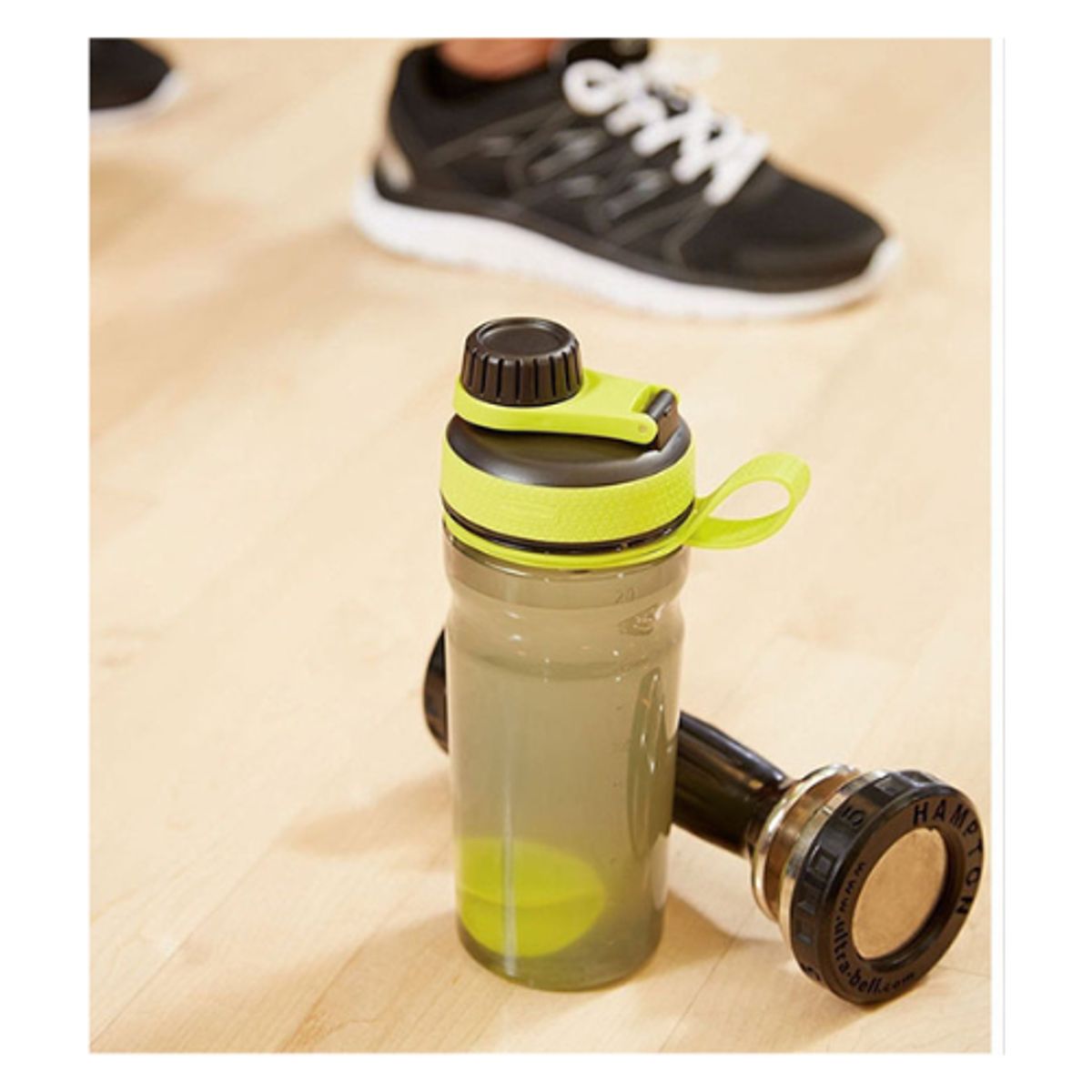 RUBBERMAID - Botella de Tritan Rubbermaid Shaker 828ml Negro-Verde