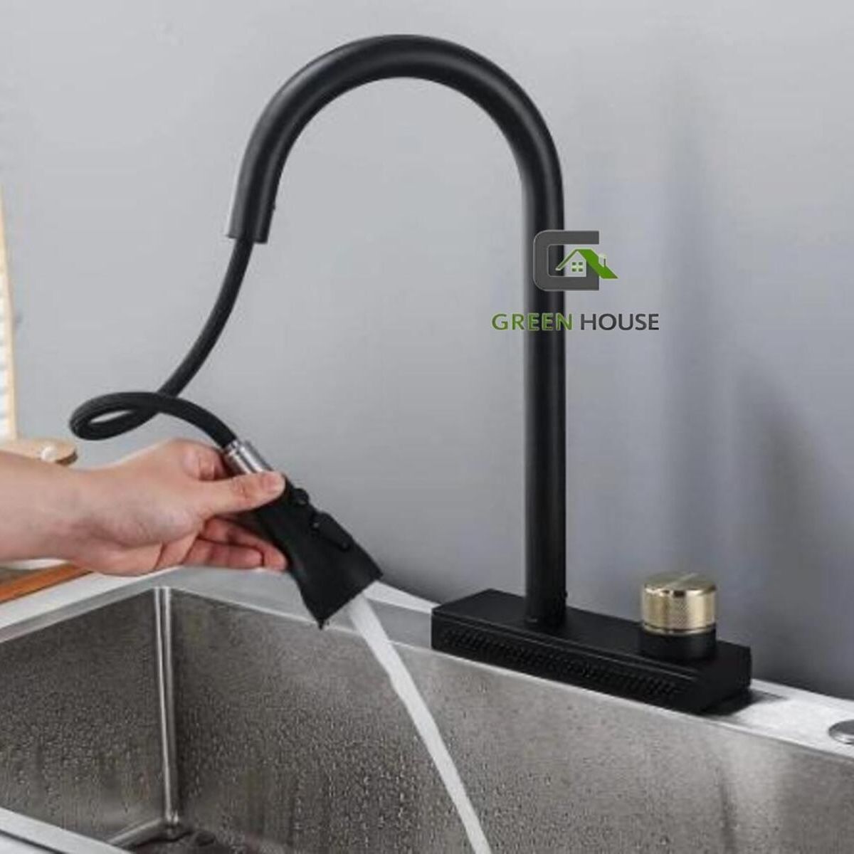 IMPORTADO MC - ELEGANTE MEZCLADORA NEGRA DE COCINA  EXTRAIBLE CON CAIDA CASCADA