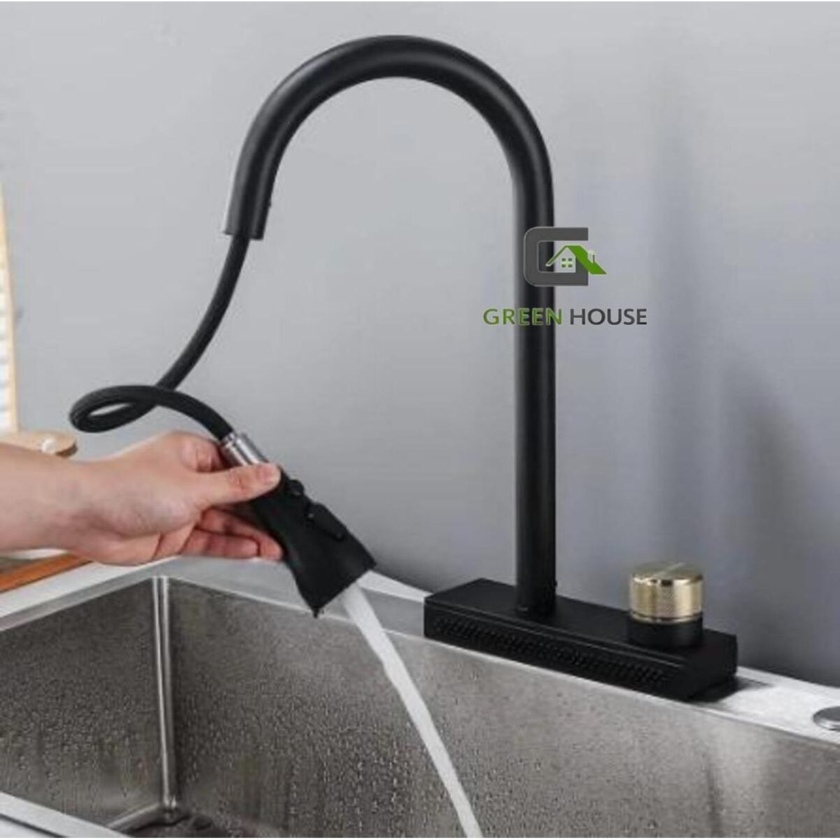 IMPORTADO MC - ELEGANTE MEZCLADORA NEGRA DE COCINA  EXTRAIBLE CON CAIDA CASCADA