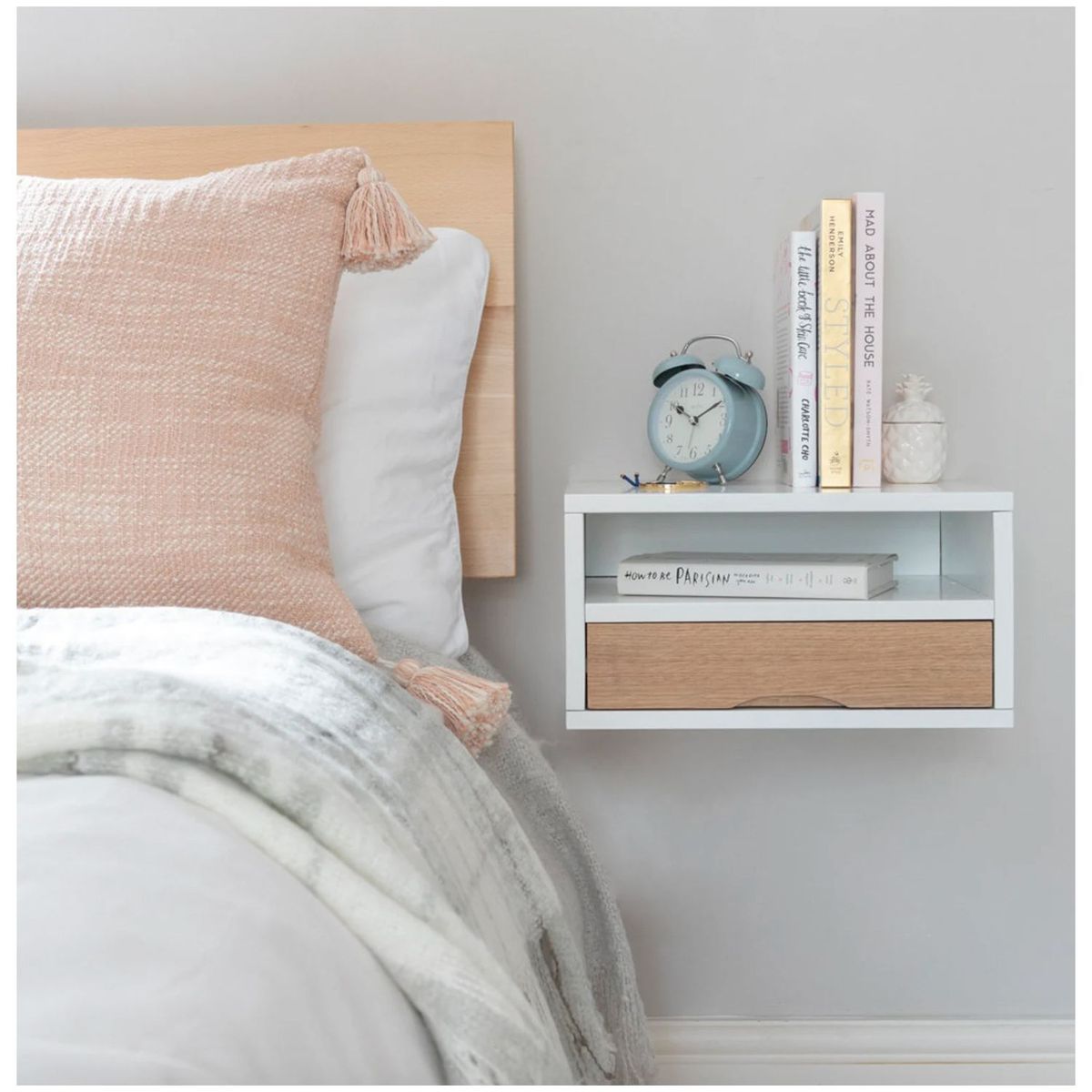 VENTITAS HOME - Velador Flotante Loredana Ventitas Home Blanco y Duna