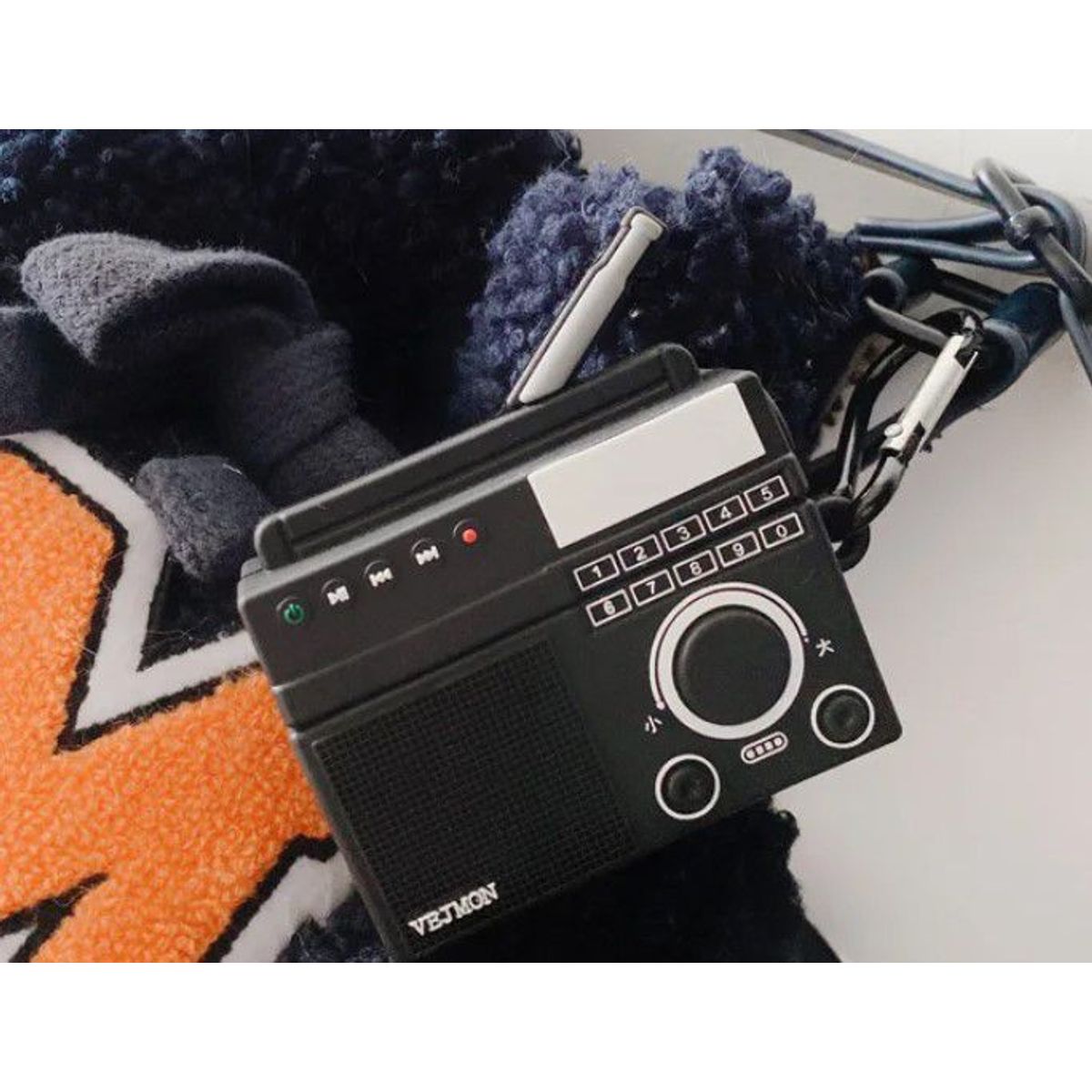 GENERICO - Case Protector para Airpods Pro - Modelo Retro Radio Negro