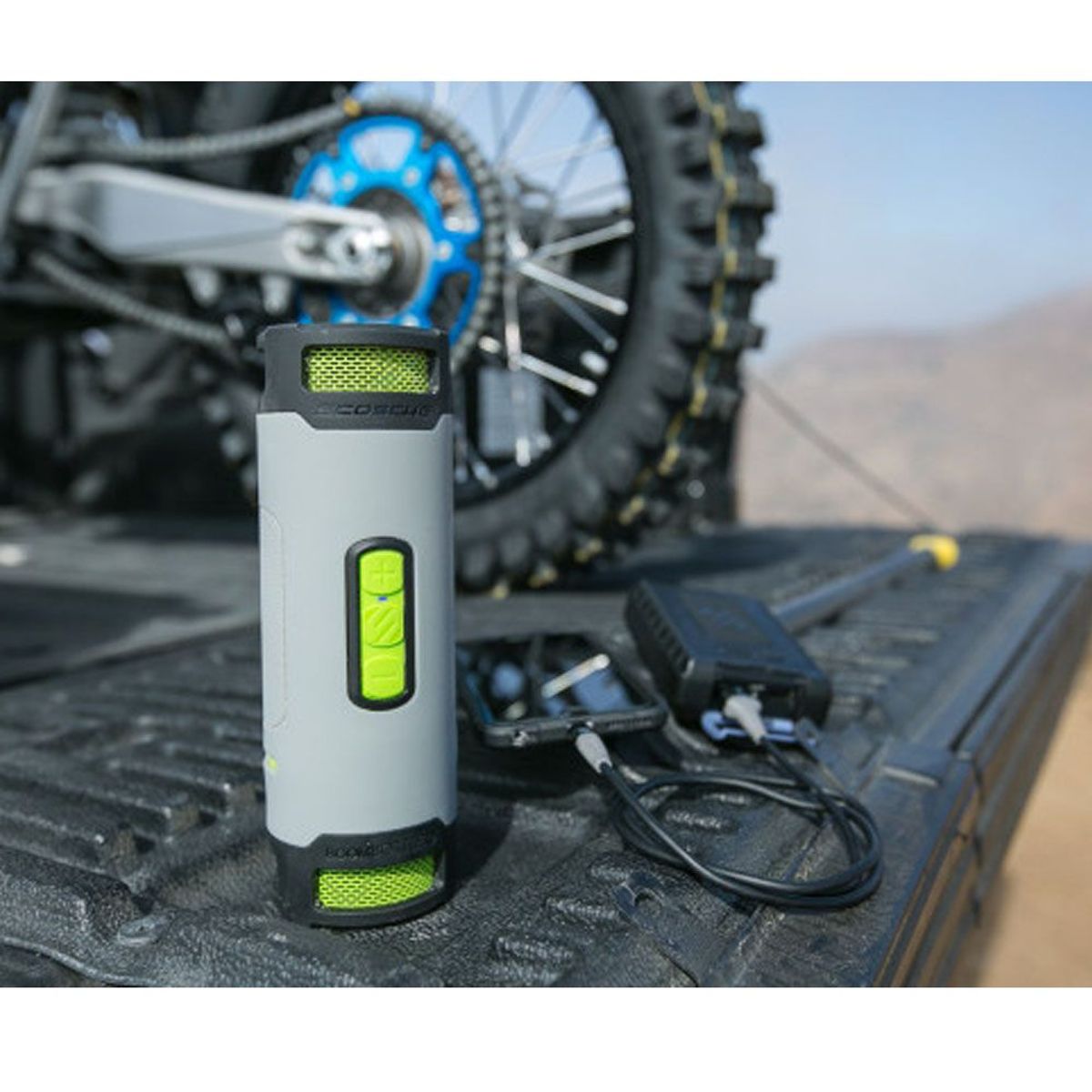 SCOSCHE - Parlante Inalámbrico Bluetooth Scosche Boom Bottle GrisVerde