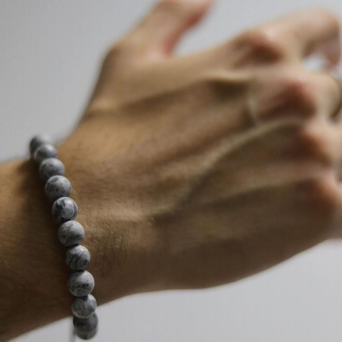 ALFA SFM - Pulsera Howlita Ploma