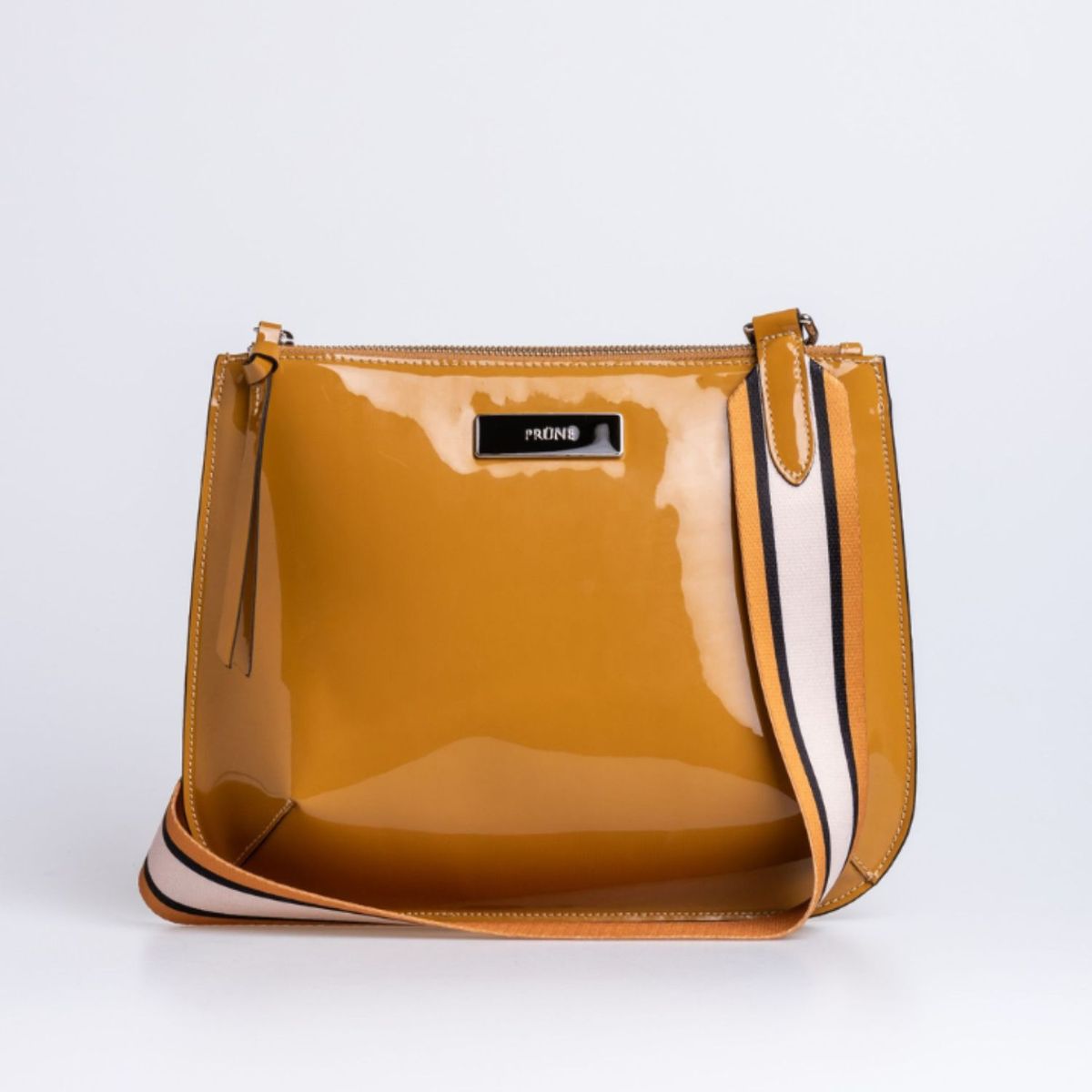 PRUNE - BANDOLERA LALY EN CUERO CHAROL