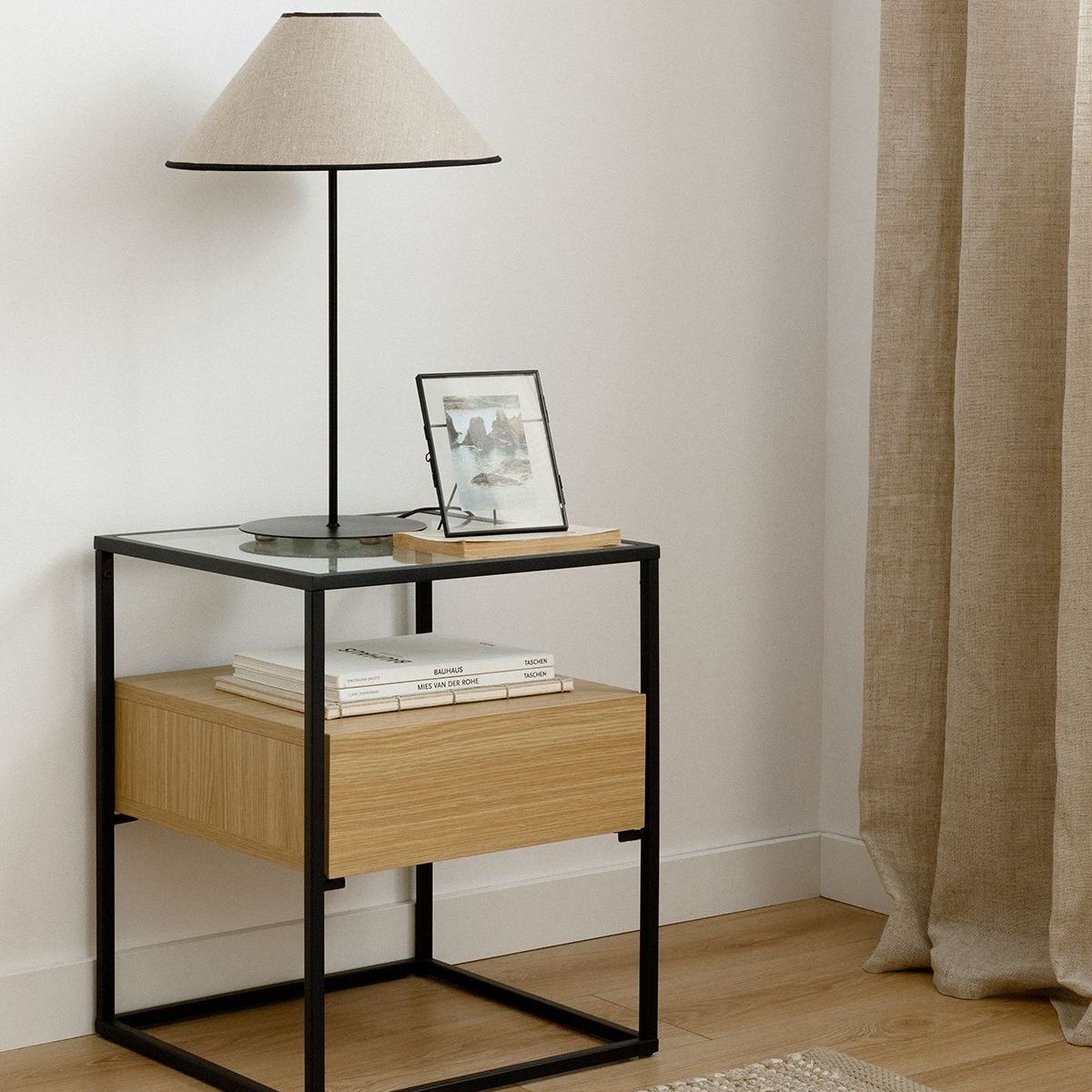 TU MESITA - Velador Industrial 1 cajón Leo color Duna TU MESITA