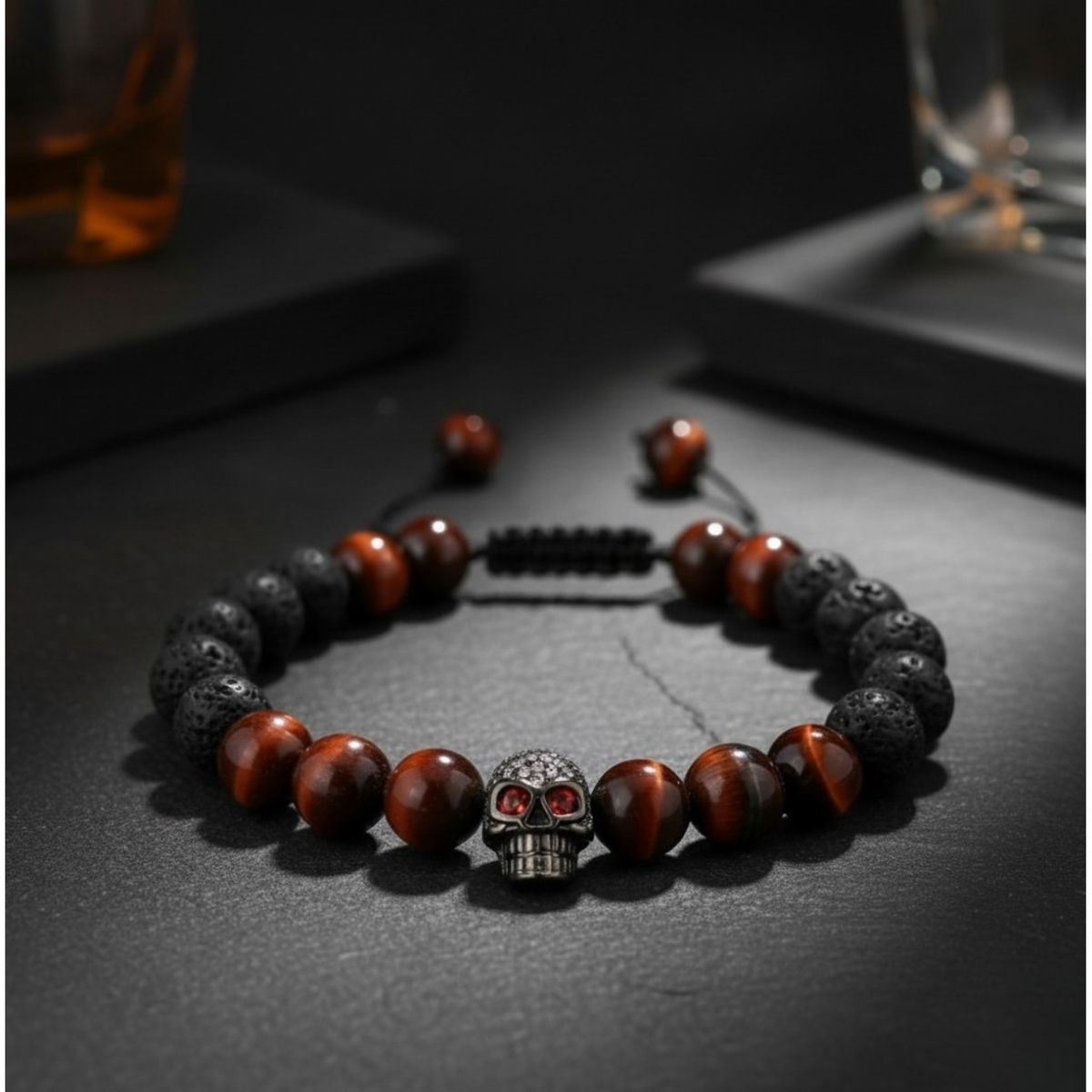 LUCYANA JOYAS Y ACCESORIOS - Pulsera Hombre de Calavera con Cuarzo Ojo Tigre rojo - Joyas Lucyana