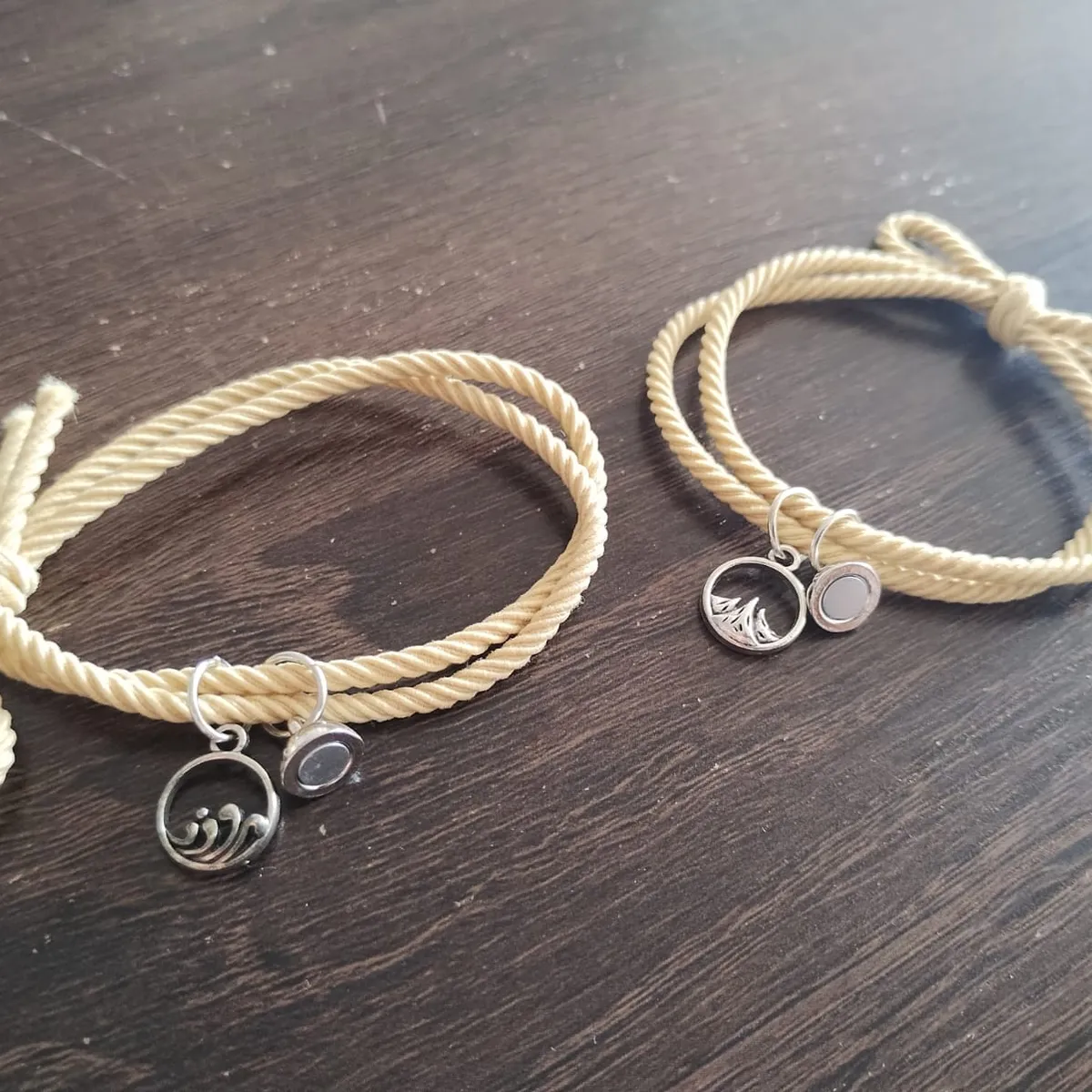 GENERICO - Pulsera brazalete tobillera para parejas montaña y mar crema