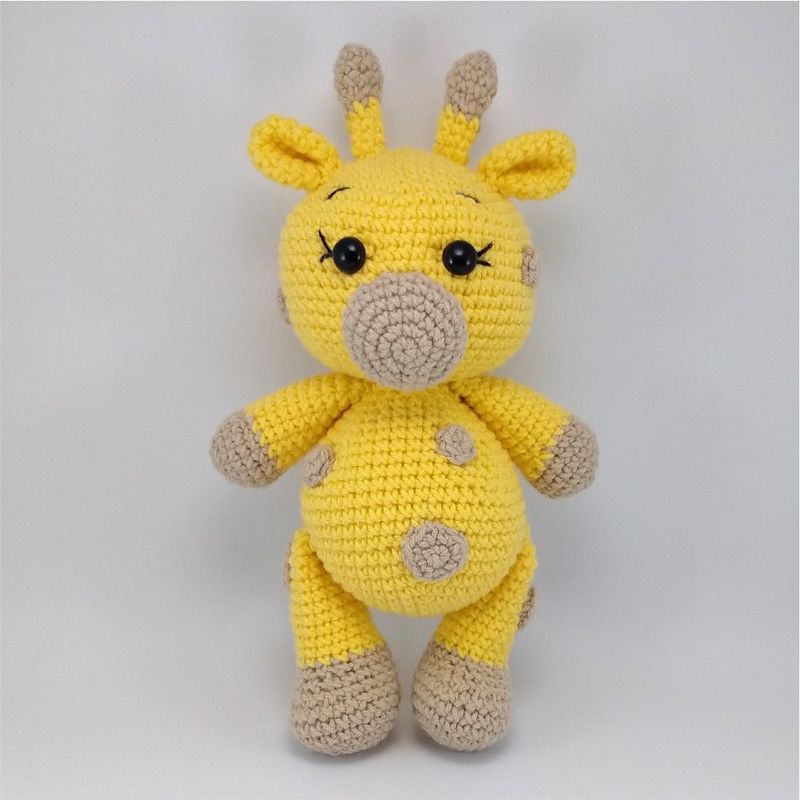 GENERICO - Jirafa bebé amigurumi 20cm peluche