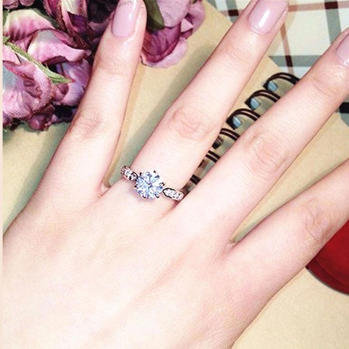 GENERICO - Anillo Compromiso Imperial Deluxe Bañado Oro 18K San Valentin Genieka