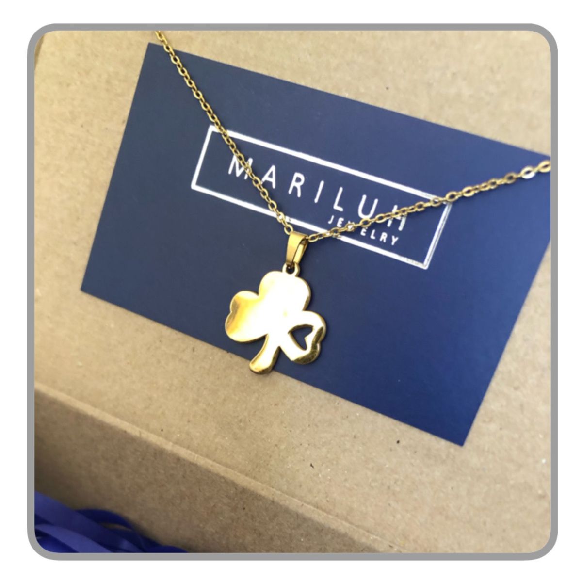 GENERICO - Pack Acero Collar con dije y Aretes - Trebol Corazon Dorado