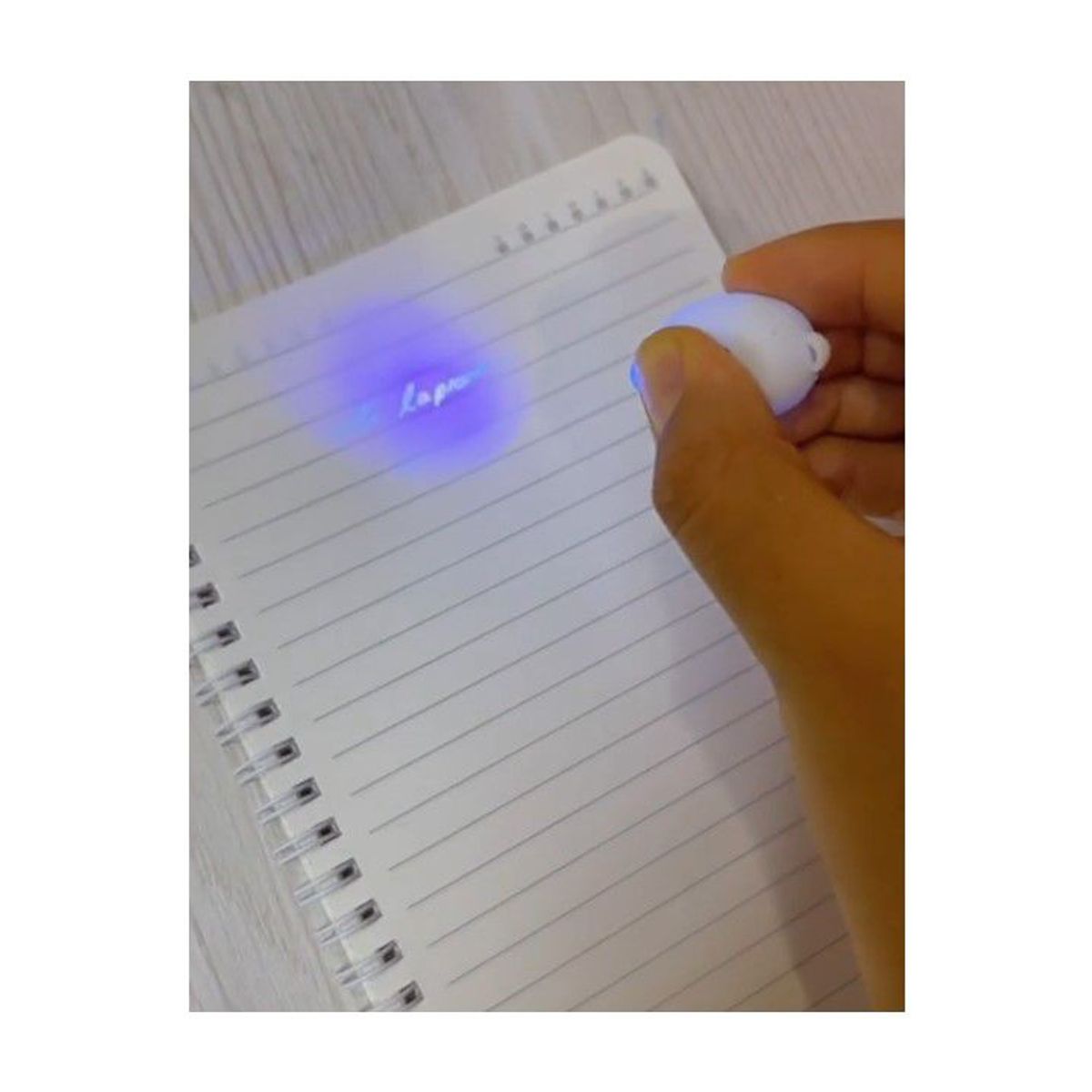 GENERICO - Lapicero kawaii tinta invisible con luz LED