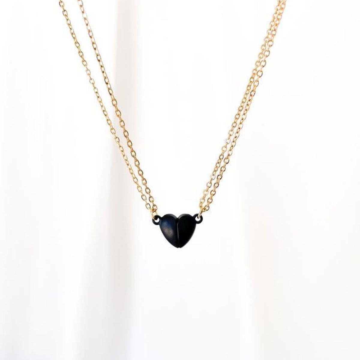 PEACE AND LOVE - Collar imantado para parejas PEACE AND LOVE