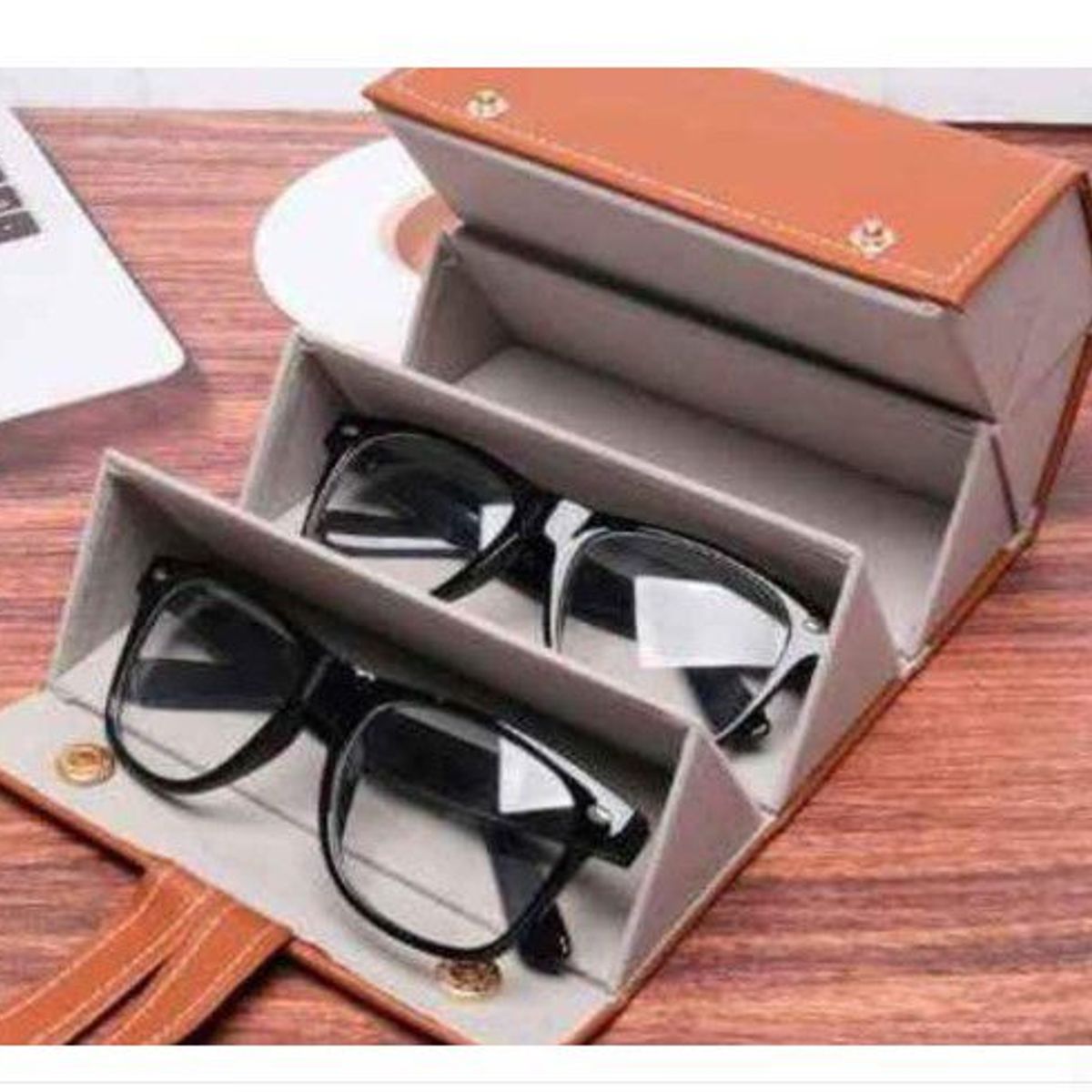 GENERICO - Porta Lentes Plegable MARRON A1