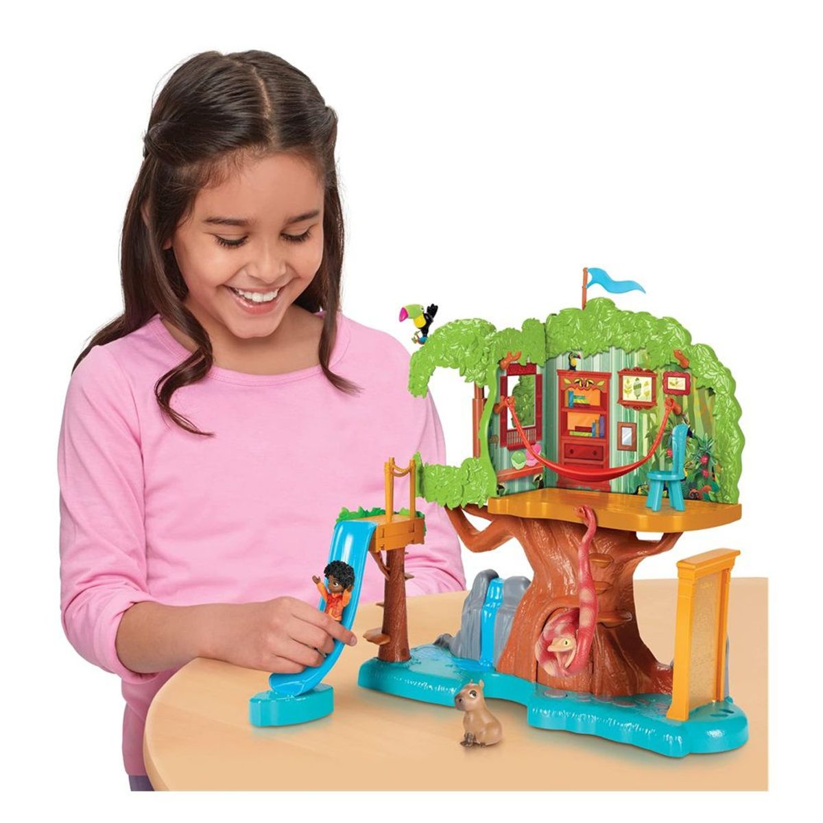 ENCANTO - Disney Encanto - Casa del Arbol de Antonio Madrigal