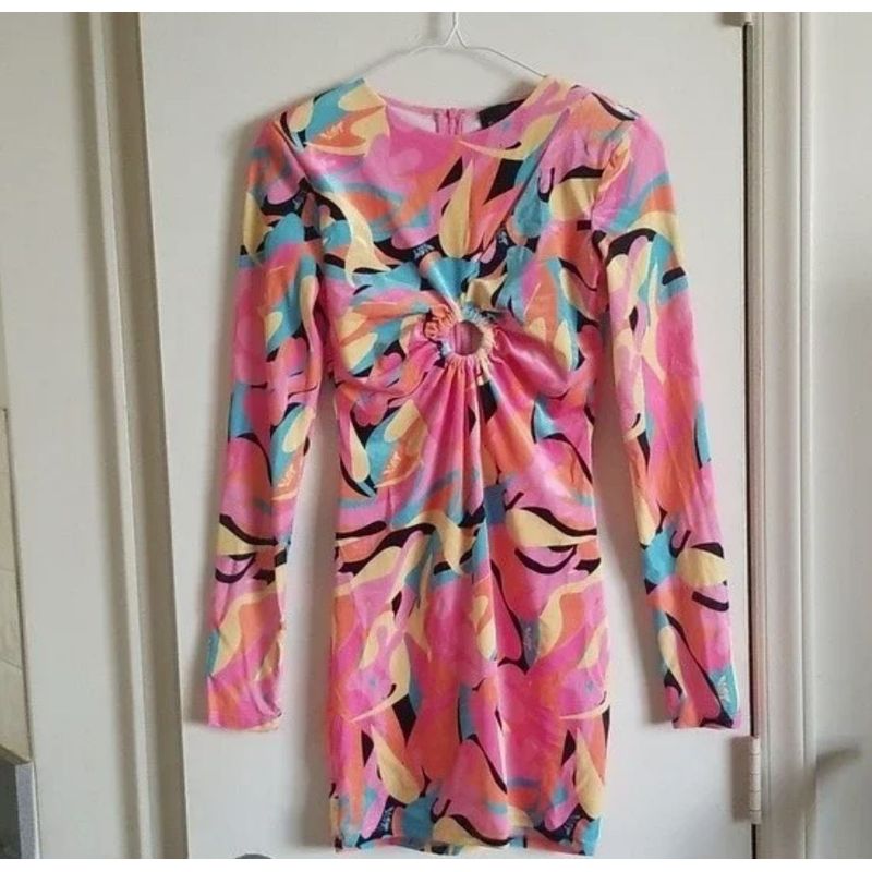 GENERICO - Bershka  Vestido De Manga Larga Con Recorte De Terciopelo Vibrante