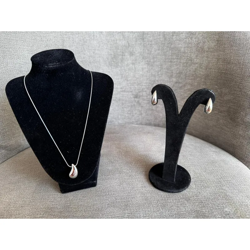GENERICO - Set collar y aretes gota con tuercas plateado