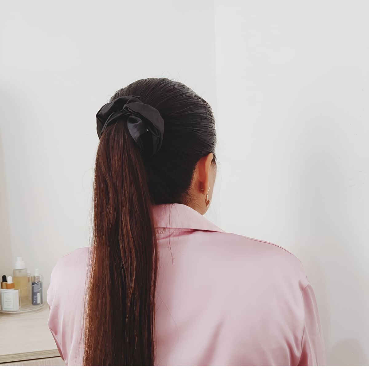 GENERICO - Pack de Scrunchies Satín 4 unidades - No daña el cabello - Negro