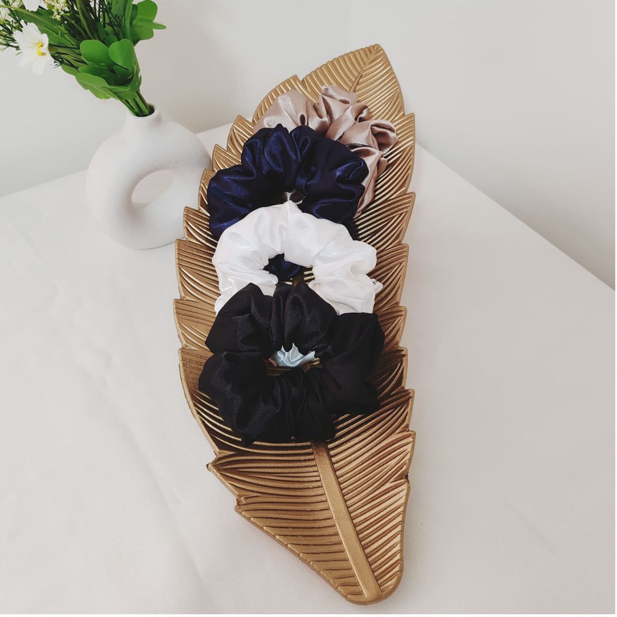 GENERICO - Pack de Scrunchies Satín 4 unidades - No daña el cabello - Azul