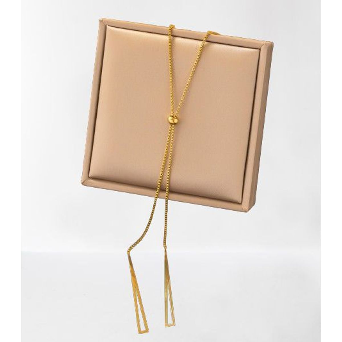 GENERICO - COLLAR TRIANGULO DOB