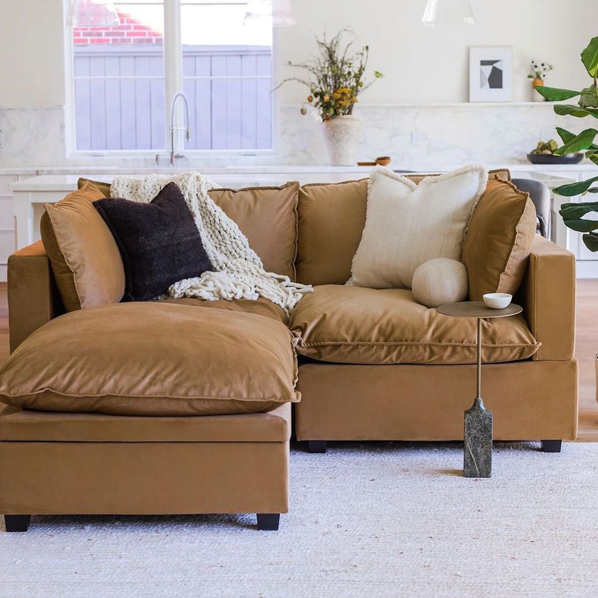 GENERICO - Sofa 2 cuerpos Rennes - Canela + Banqueta de regalo