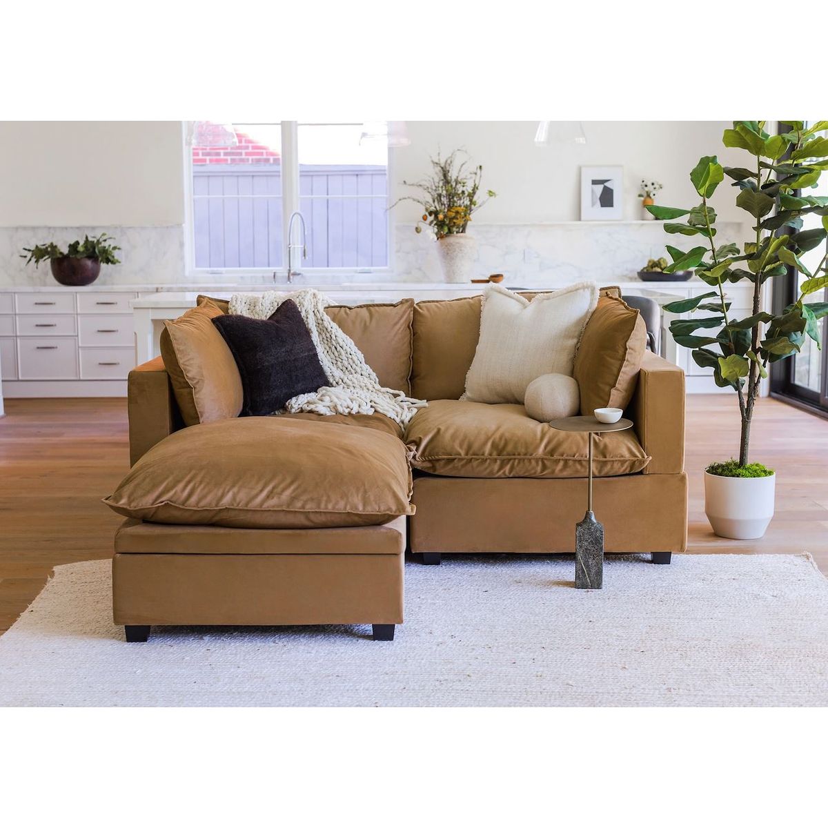 GENERICO - Sofa 2 cuerpos Rennes - Canela + Banqueta de regalo