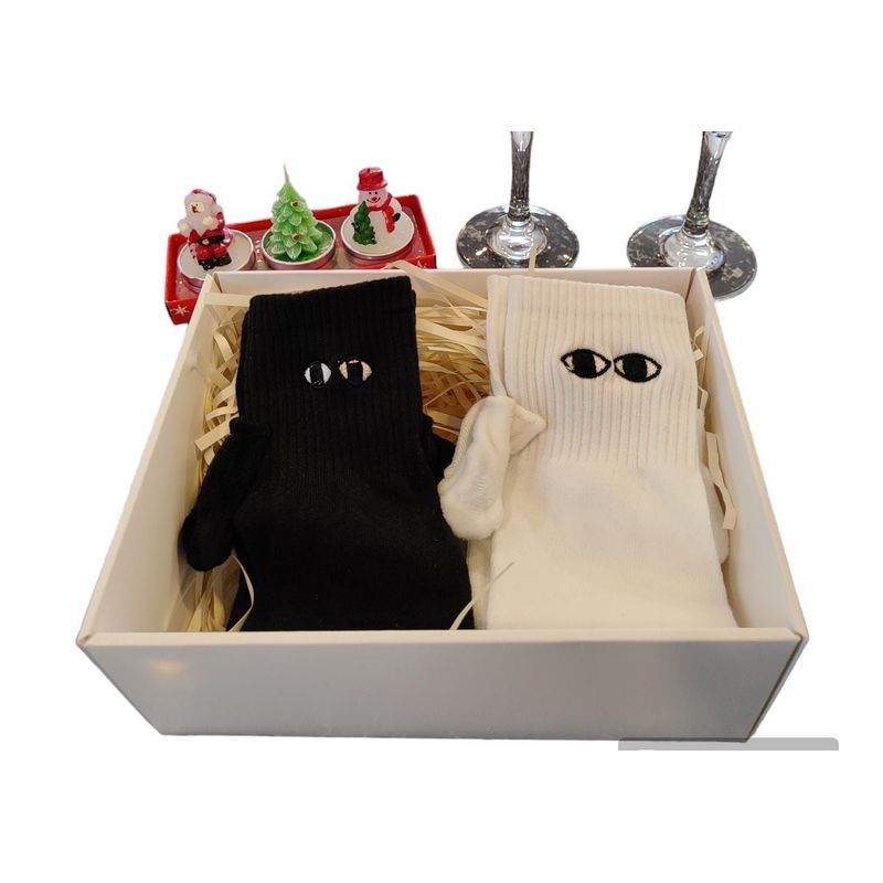 GENERICO - MEDIAS CON IMAN PARA COMPARTIR - 2 PARES