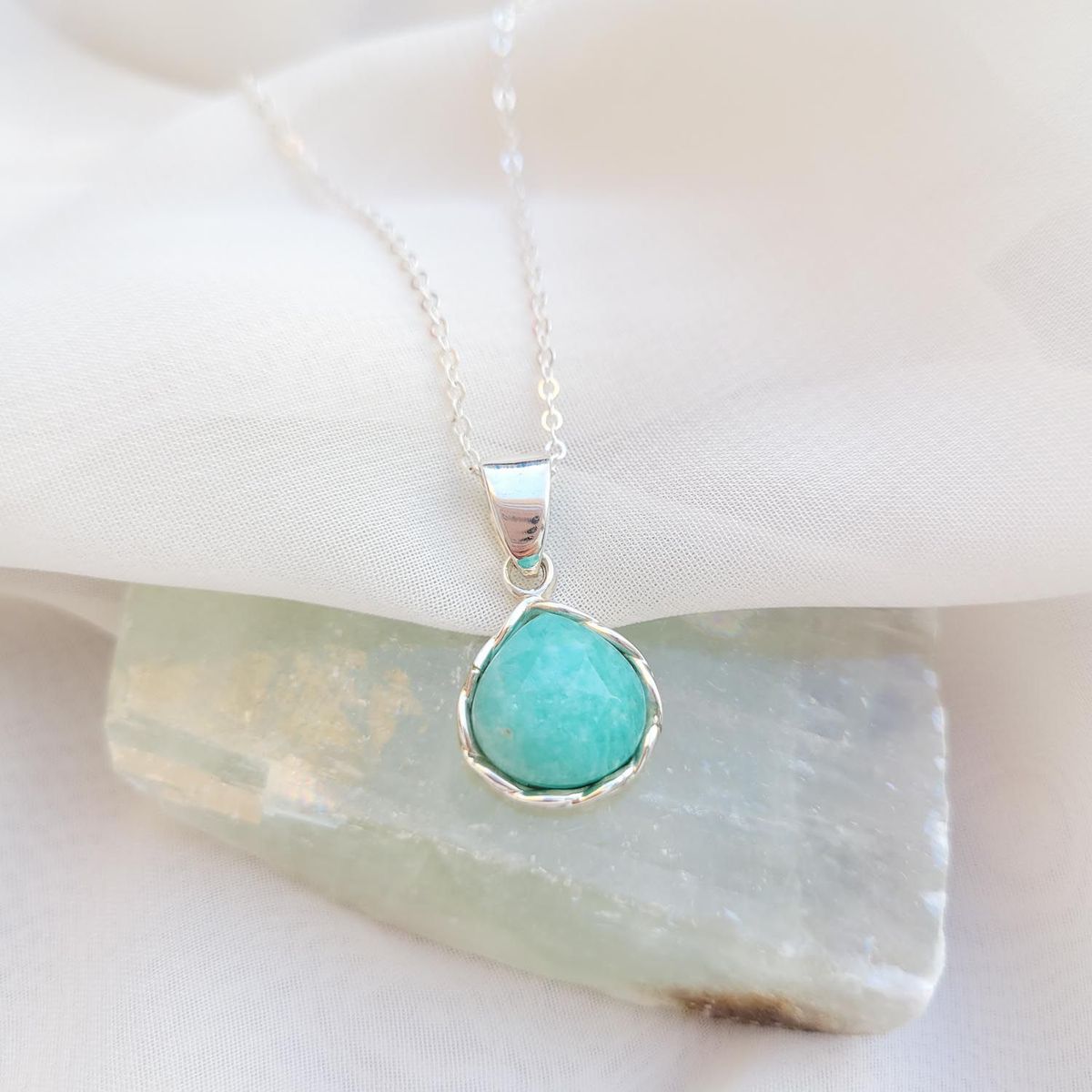 INTUERI - Collar Gota Amazonita