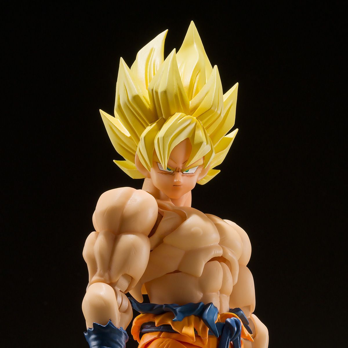 BANDAI - Dragon Ball Z SH Figuarts Super Saiyan Goku Legendario