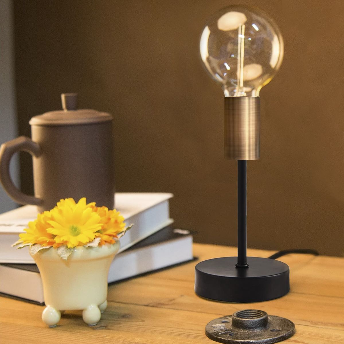 GENERICO - Lampara De Mesa Dallas Color Socket Oro Baita