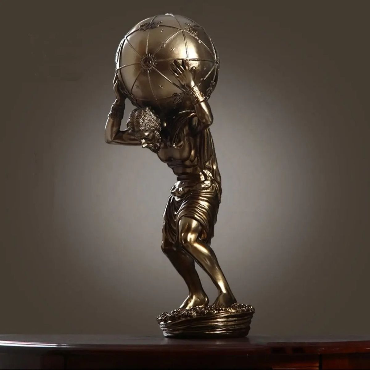 GENERICO - Imponente estatuilla adorno de Atlas Dorado