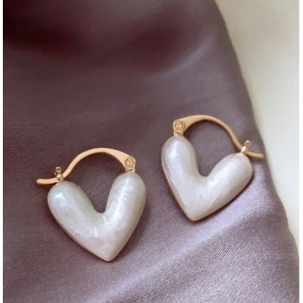 GENERICO - ARETES EN FORMA DE CORAZON