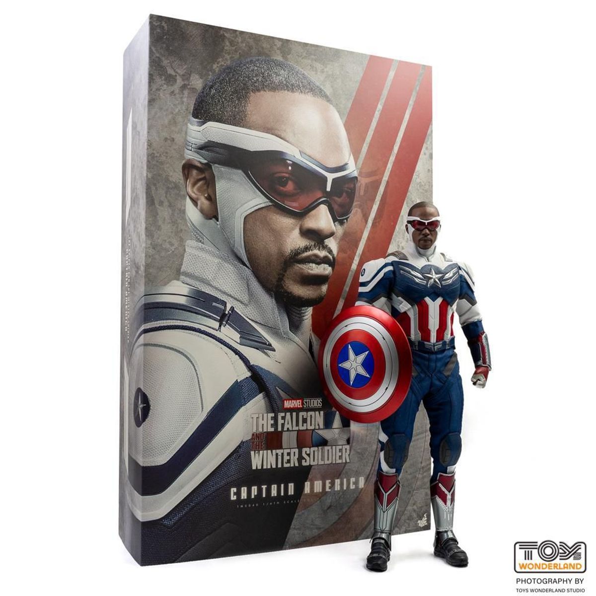 HOT TOYS - Captain America The Falcon and the Winter Soldier Hot Toys