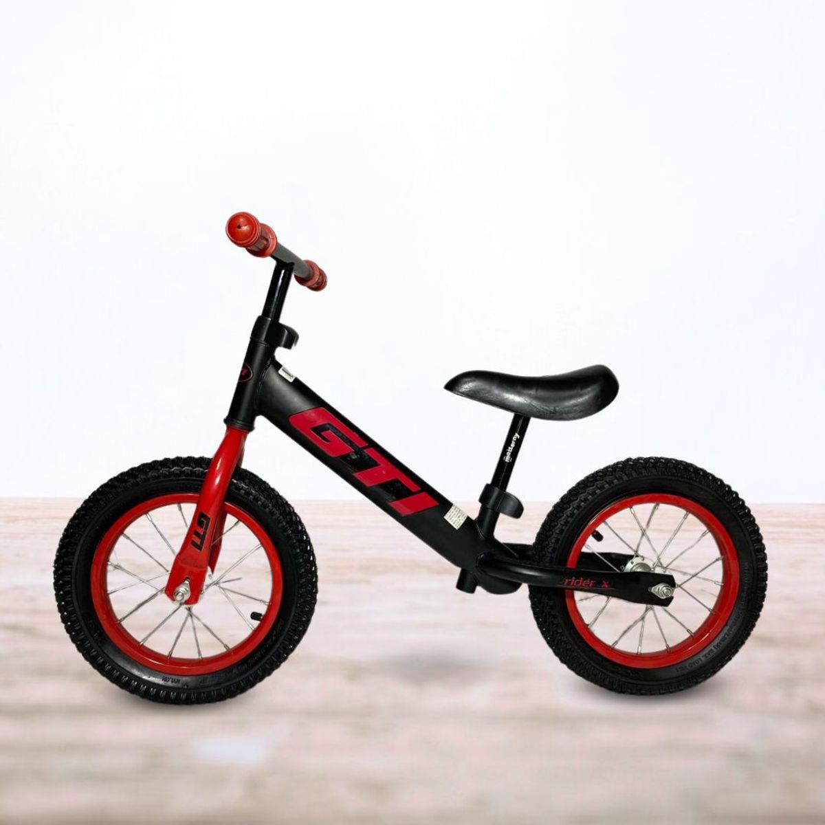 CUZKA - Bicicleta de Balance para Niños «GTI» Red