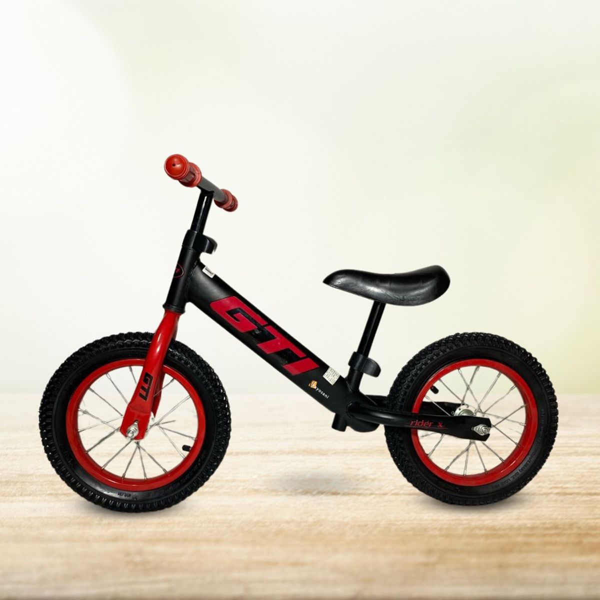 CUZKA - Bicicleta de Balance para Niños «GTI» Red