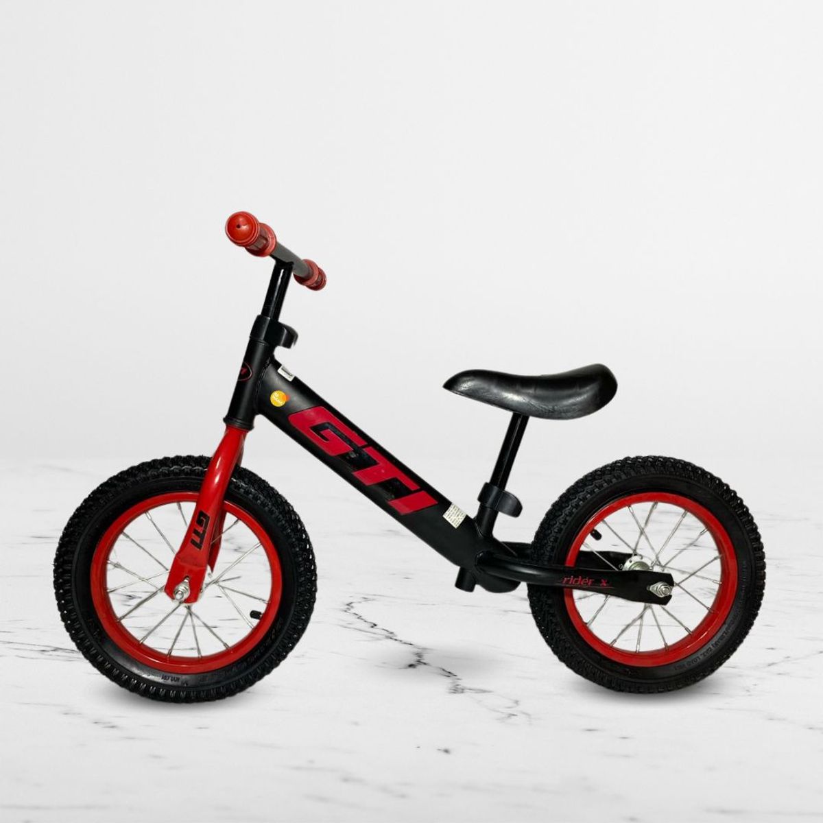 CUZKA - Bicicleta de Balance para Niños «GTI» Red
