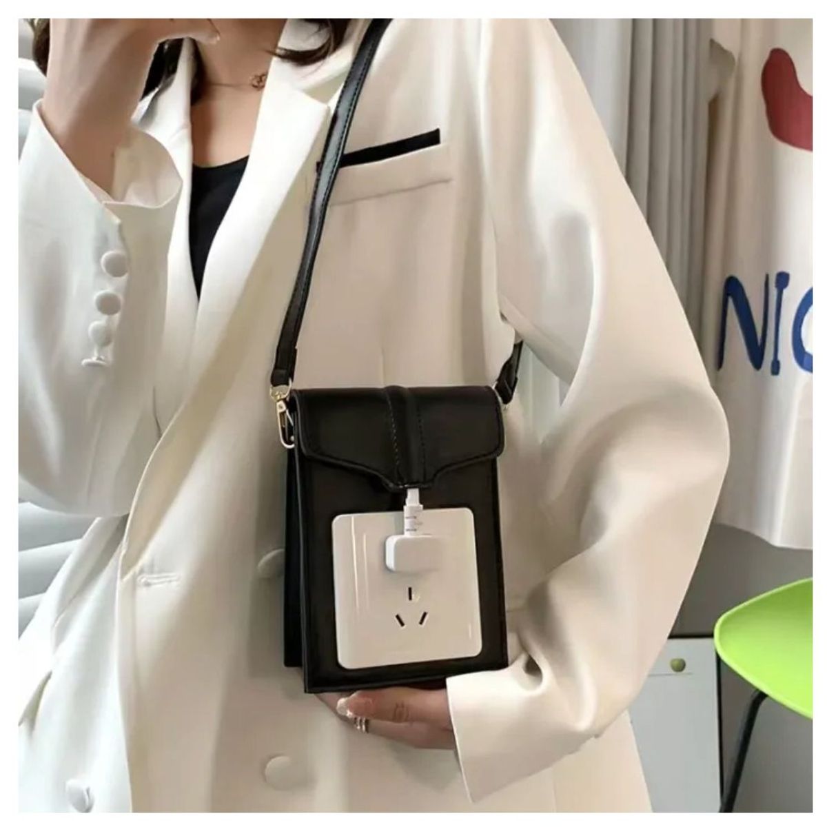 GENERICO - Bolso Femenino de Color Blanco y Negro con Diseño De Enchufe