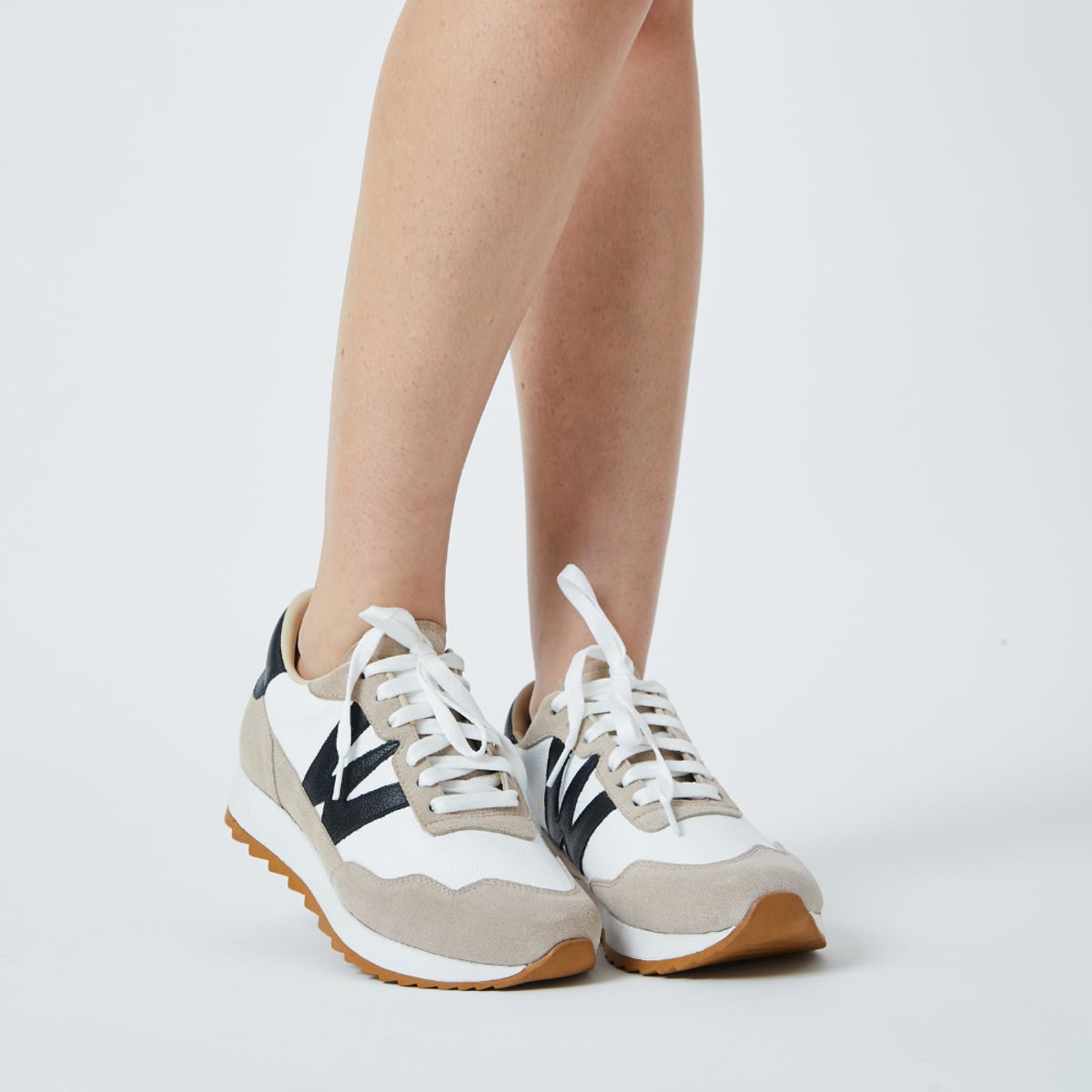 WHITE - Zapatilla Zambia de cuero