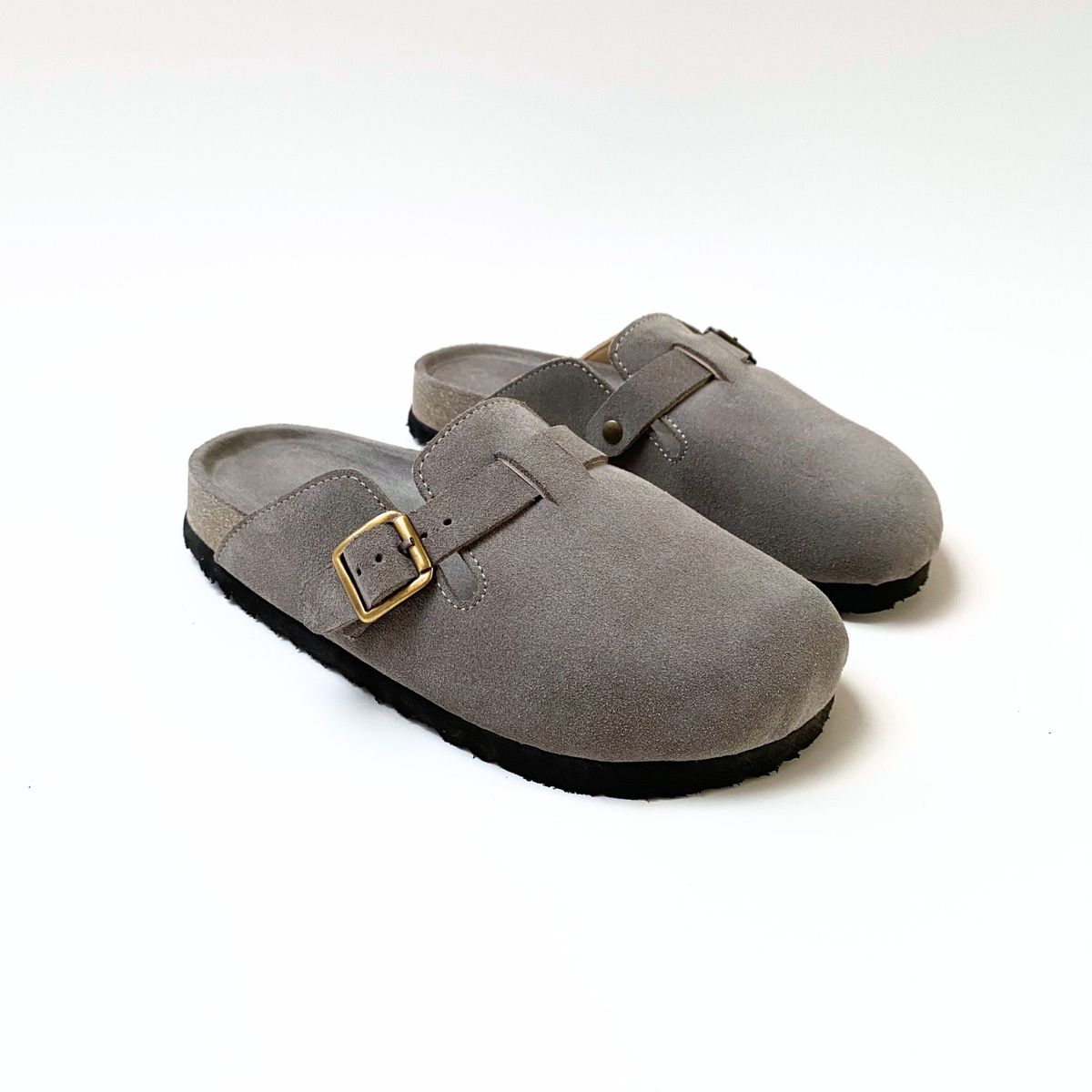 WHITE - Zuecos Chloe de cuero color plomo