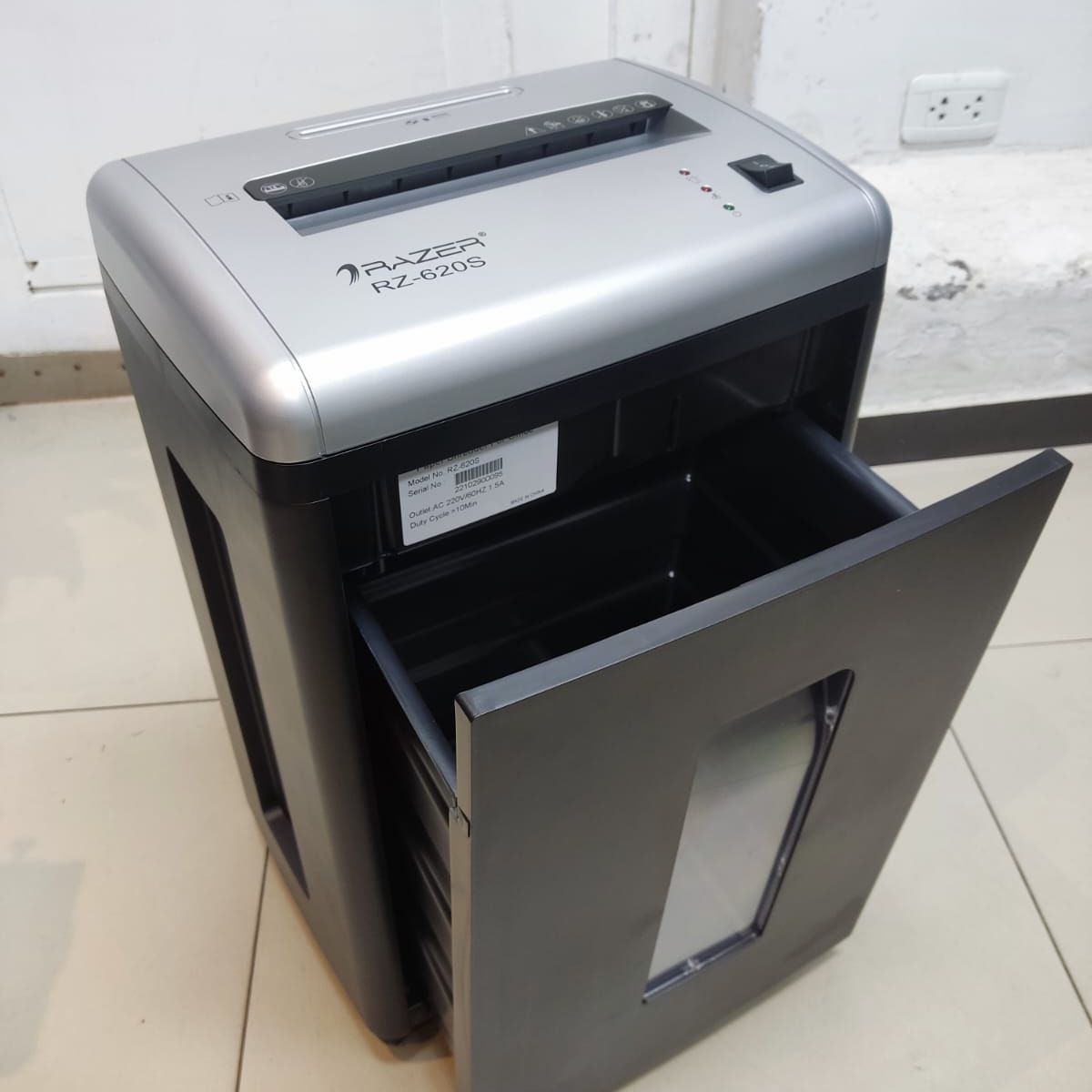 RAZER - Trituradora de Papel Razer RZ-620S corte en tiras