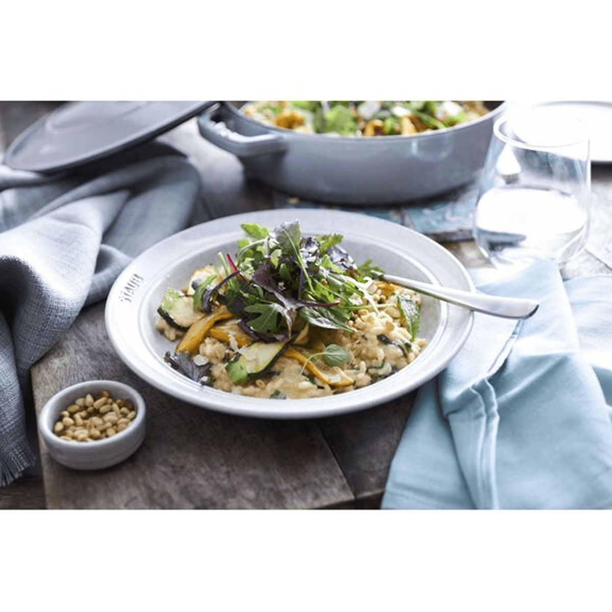 STAUB - Plato Hondo 24cm de Cerámica Color Trufa Blanca  Staub