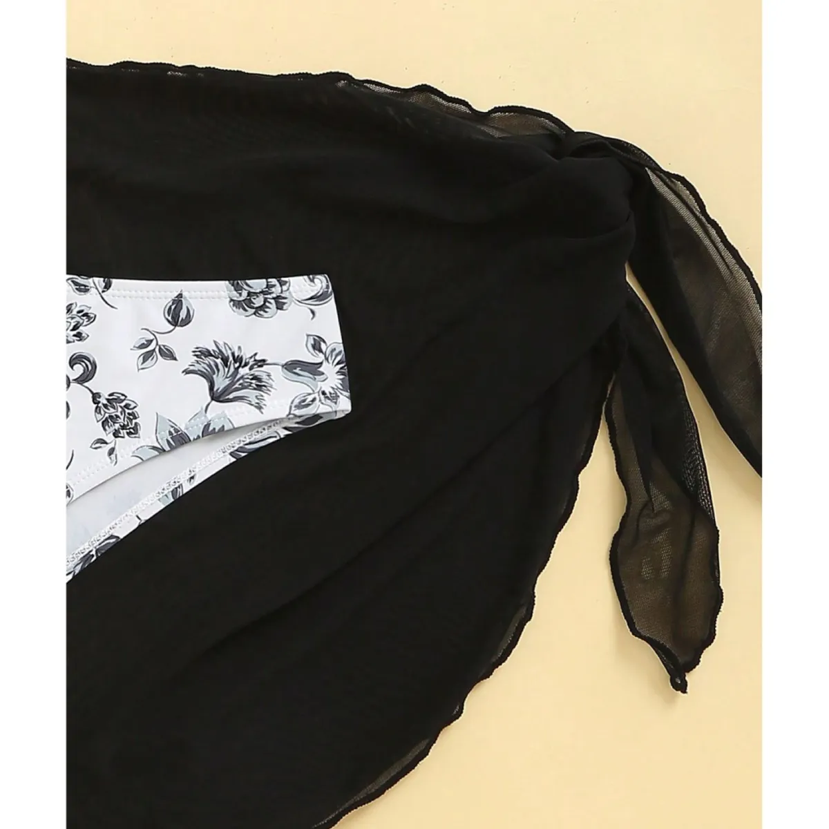 KAST PE - Bikini Telma Negro de 3 piezas con estampado floral - Talla M